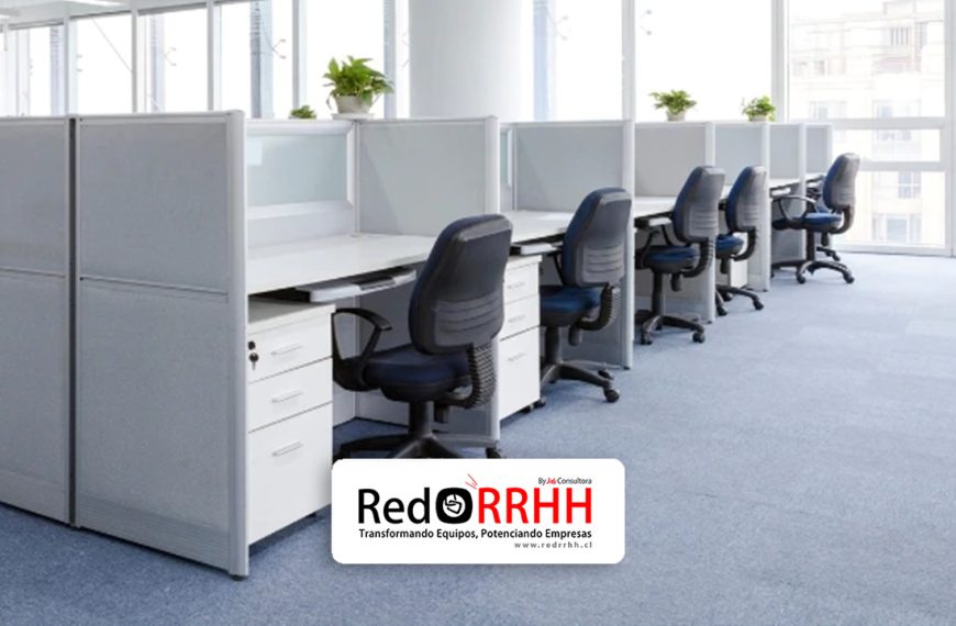 Detrás de las ausencias laborales recurrentes existe información valiosa relacionada con la carga de trabajo, el liderazgo, el clima organizacional, la salud mental y las condiciones del entorno laboral. Detectar estos patrones a tiempo permite a las empresas anticipar riesgos, prevenir el desgaste de los equipos y mejorar la gestión del ausentismo de manera integral.